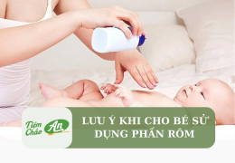 Lưu ý khi cho bé sử dụng phấn rôm